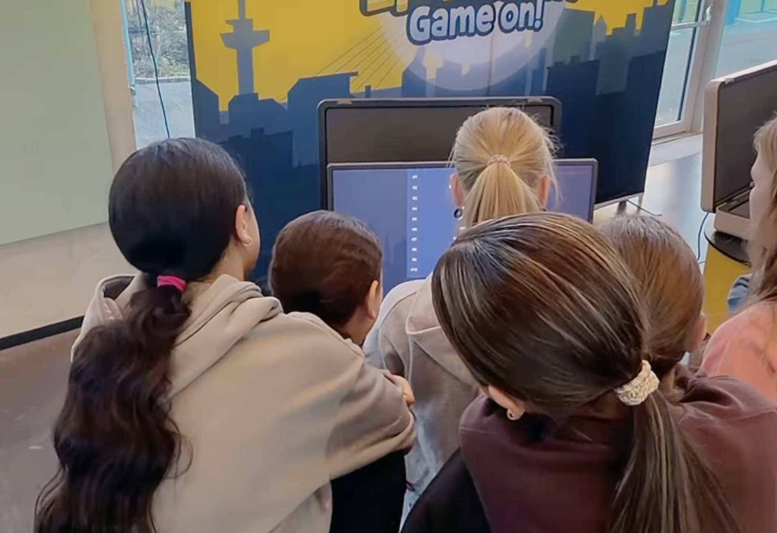 Leerlingen Penta Hoogvliet spelen Licht aan, game on!