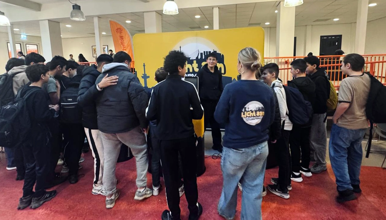 Leerlingen van het Wolfert College spelen Licht aan, game on!